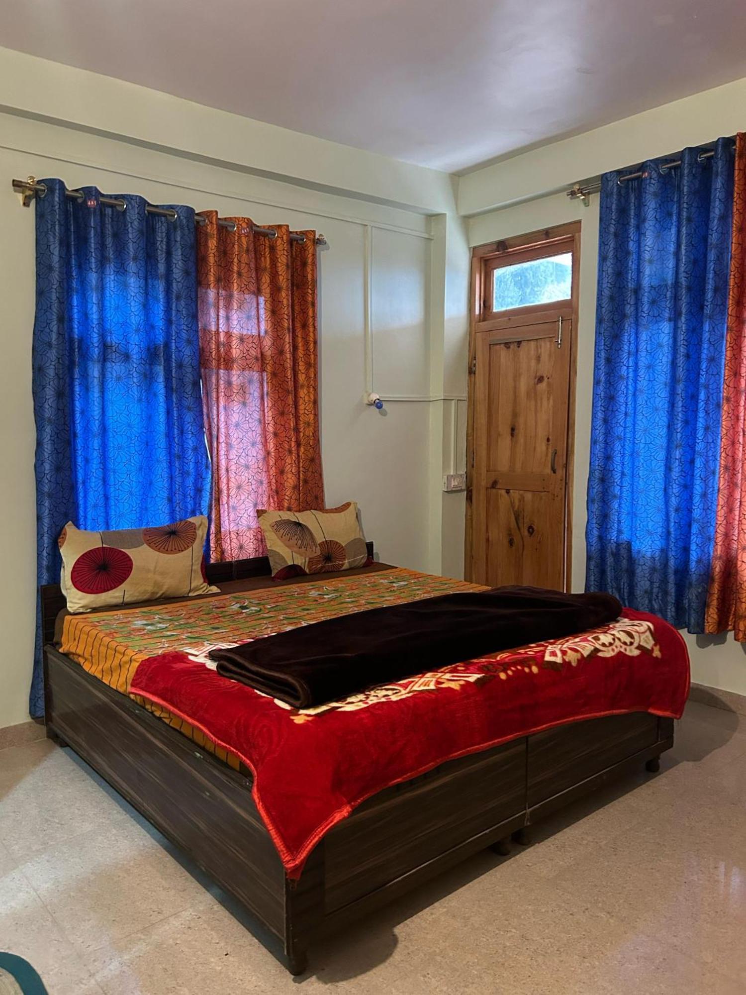 New Brahma Cafe Guest House Kalgha Dış mekan fotoğraf