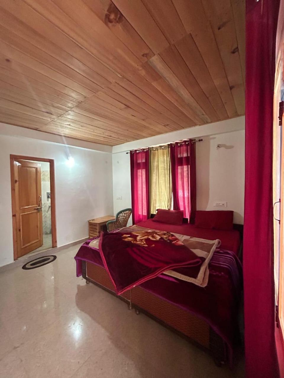 New Brahma Cafe Guest House Kalgha Dış mekan fotoğraf