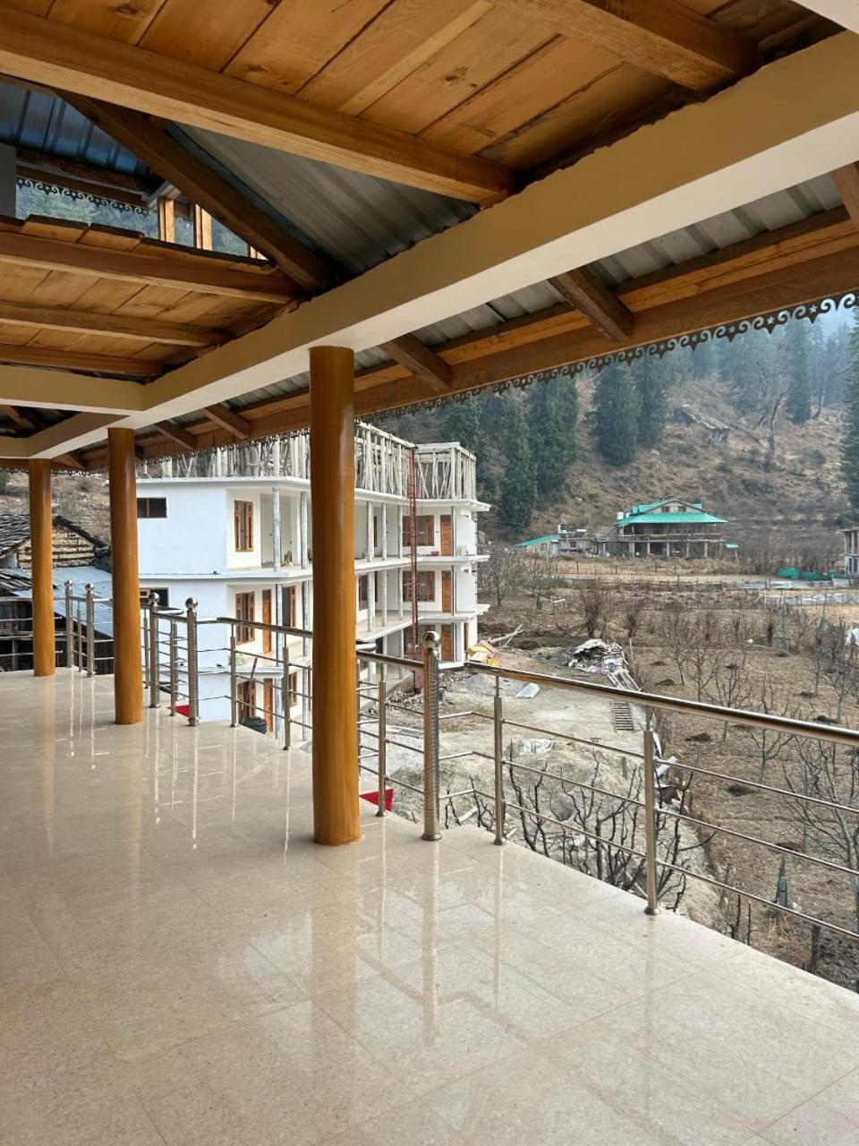 New Brahma Cafe Guest House Kalgha Dış mekan fotoğraf